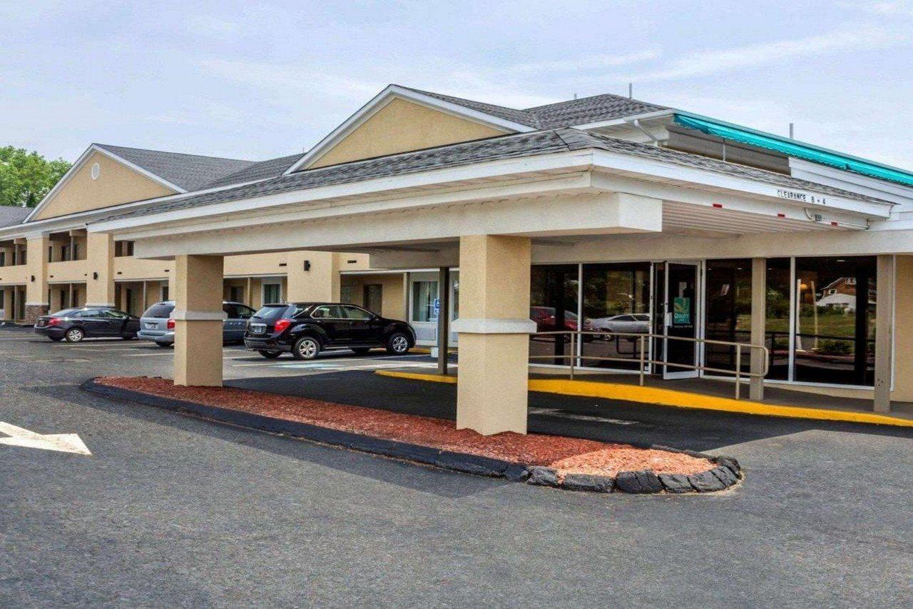 Quality Inn Waterbury Exterior photo