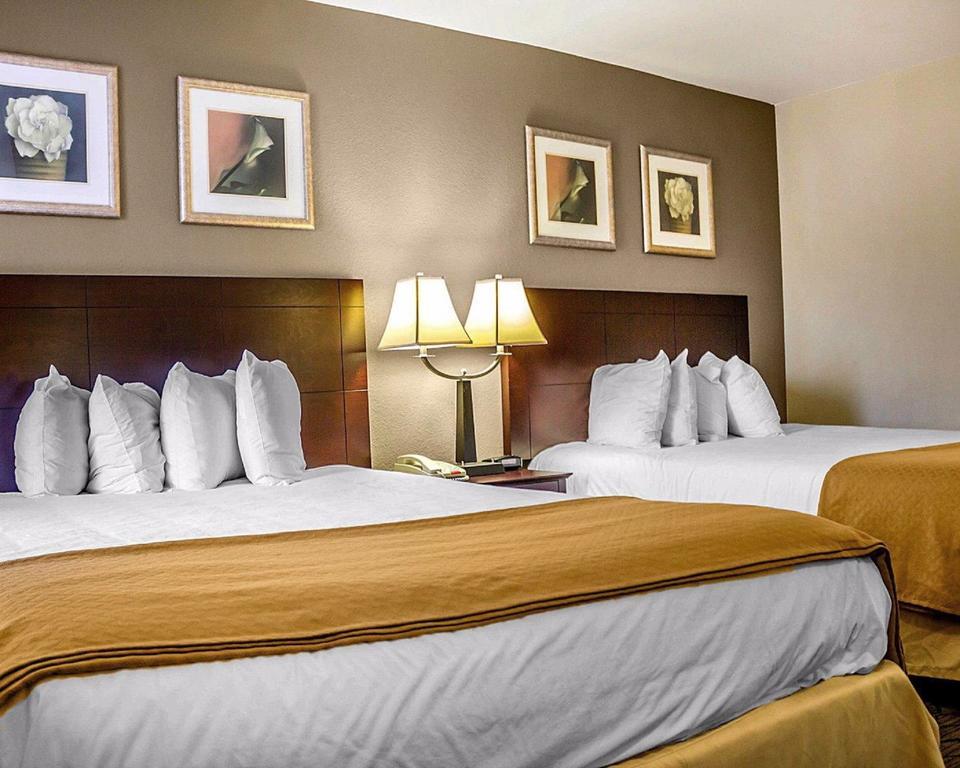 Quality Inn Waterbury Exterior photo